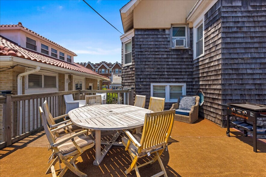 Building Photo - 27 S Oakland Ave