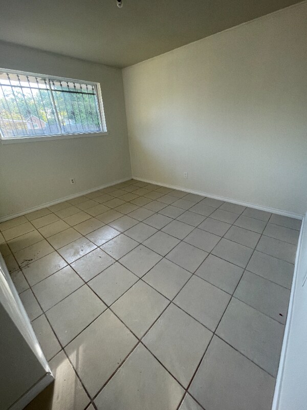 Building Photo - 2103 Mosher Ln