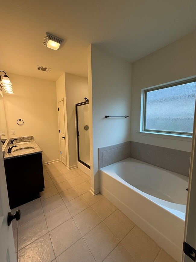 Building Photo - WATER FRONT PROPERTY! BEAUTIFUL 3BD/2BA HOME!