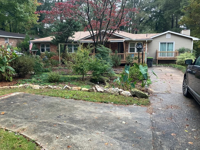 Building Photo - 1170 Vonda Ln SW