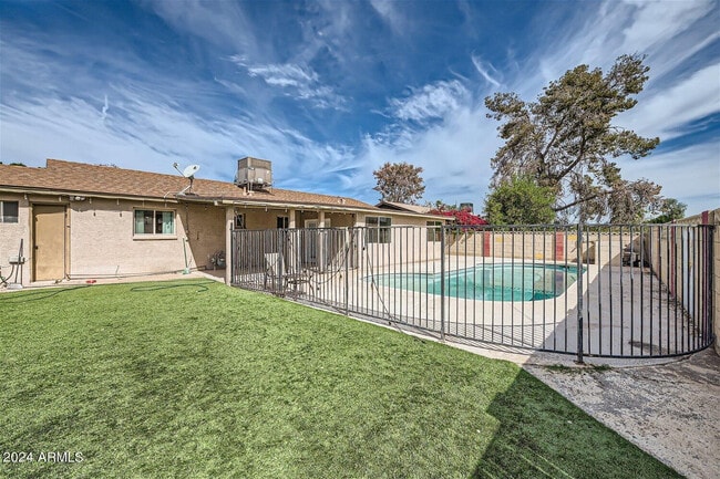 Building Photo - 3615 S Margo Dr