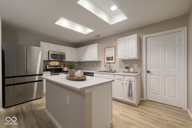 Building Photo - 14243 Holly Berry Cir
