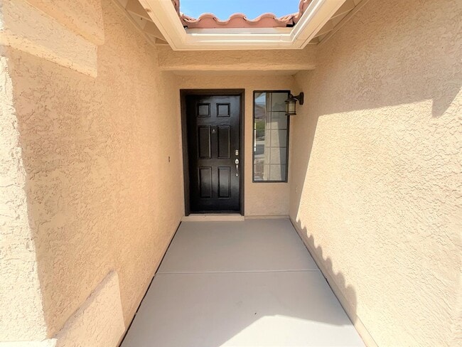 Building Photo - Foothills Location - 3 Bedroom 2 bath on cul-de-sac with Sparkling pool