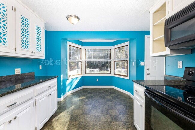 Building Photo - 42 Valley View Ln