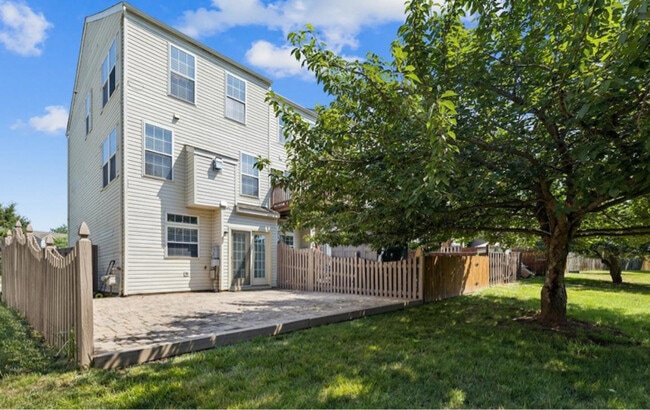 Building Photo - 44203 Litchfield Terrace