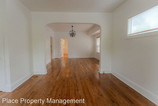 Building Photo - 4 br, 2 bath House - 1134 SE Marion St. Un...
