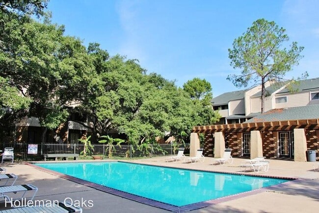Primary Photo - 1501 Holleman Dr