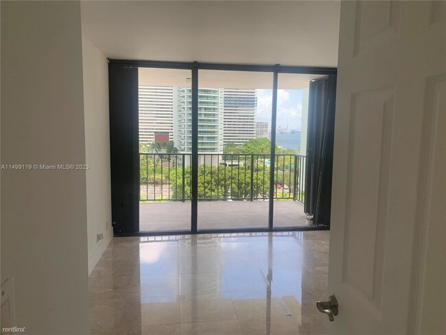 Building Photo - 2 br, 2 bath Condo - 1901 Brickell Ave Apt...