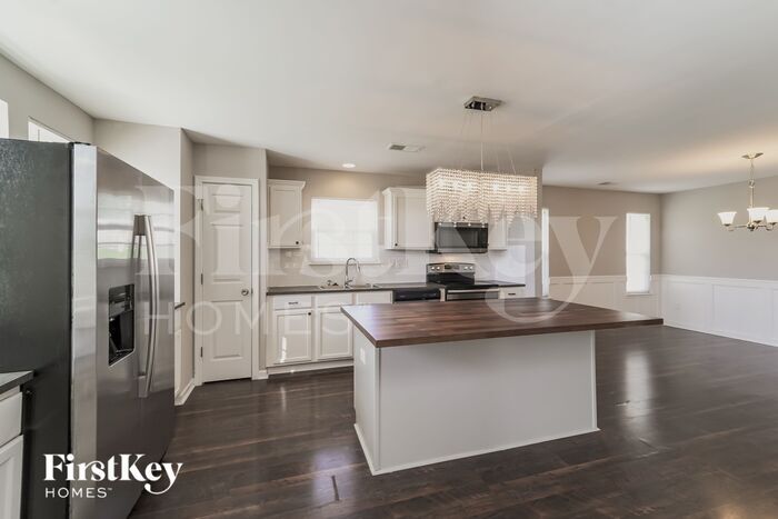Building Photo - 507 Woodington Ln