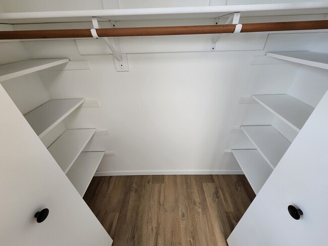 Building Photo - 517 Triplex