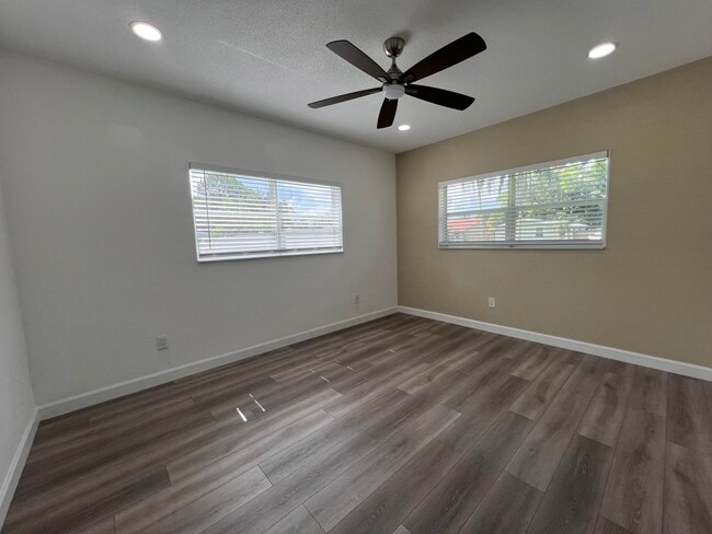 Building Photo - 5349 Van Buren Rd