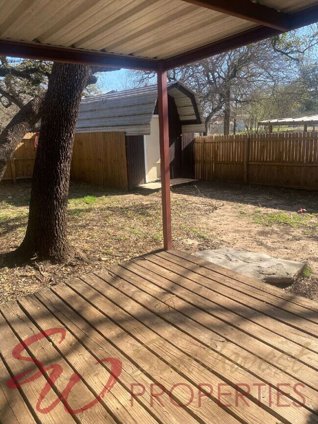 Building Photo - One bedroom home with great backyard!