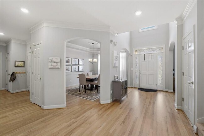 Building Photo - 3308 Fieldwood Dr SE