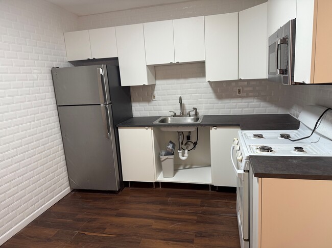 New Kitchen Pic 2 - 815 High St