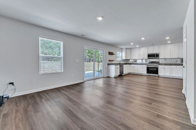 Building Photo - Stunning 3BR/2.5BA Home | Private Fenced Yard & Outdoor Oasis $2190/mo rent