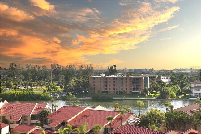 Building Photo - 4900 Brittany Dr S