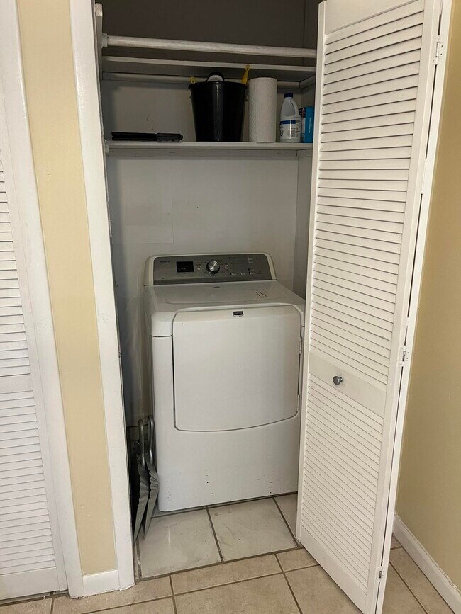 Building Photo - 9167 Birmingham Dr