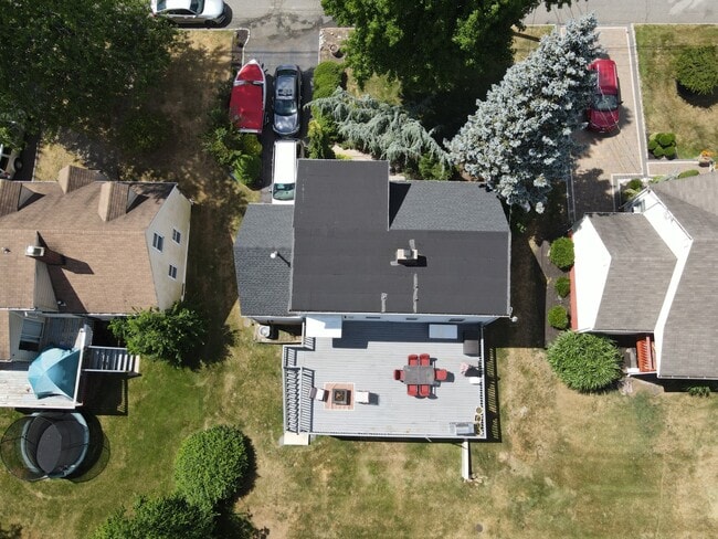 Building Photo - 25 Glenview Dr