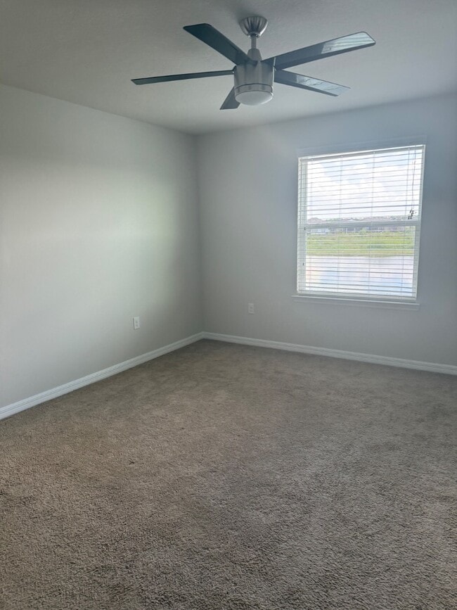 Building Photo - 9210 Hillcroft Dr
