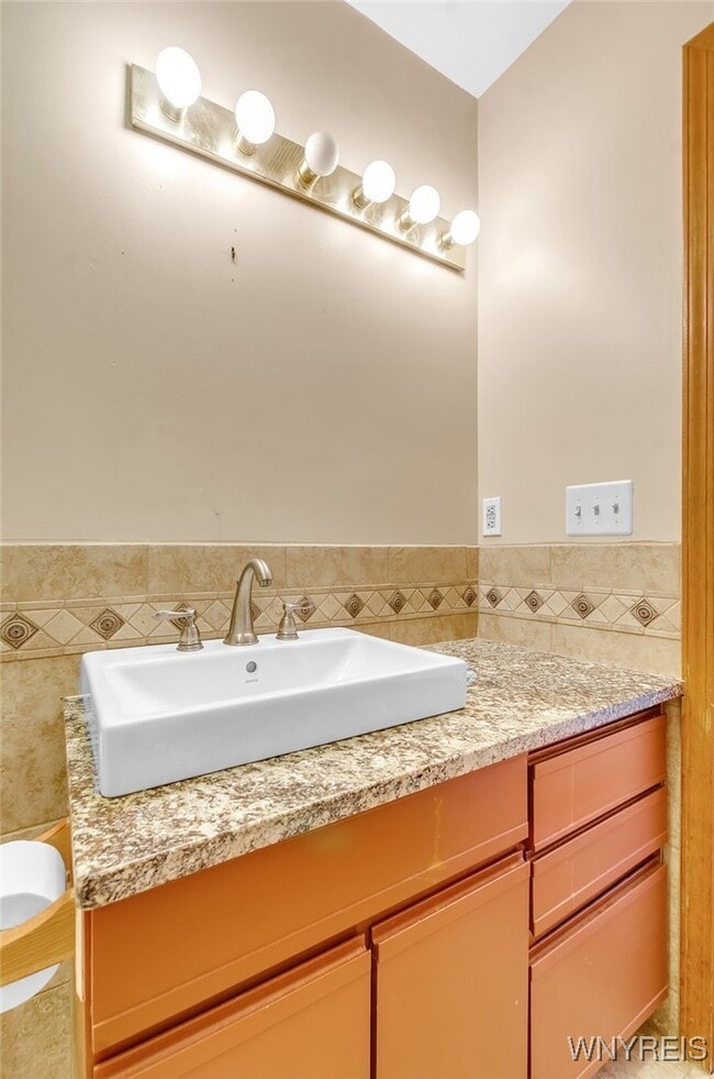 Building Photo - 9400 Wehrle Dr