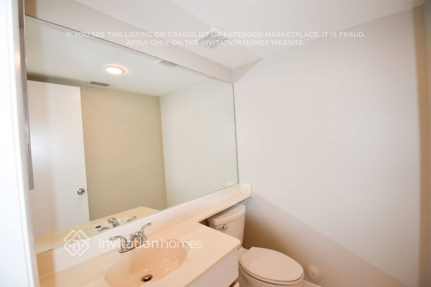 Building Photo - 1282 Seagrape Cir