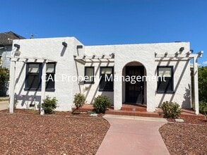 Building Photo - Stylish South Salinas Home | 2 Bed / 1.5 Bath | 1,370 sq ft