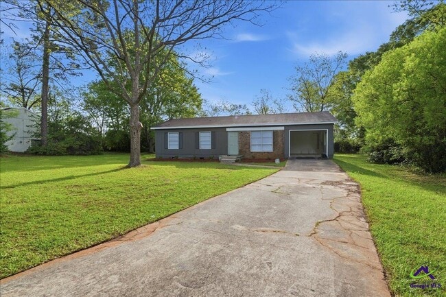 Building Photo - 526 Ochlahatchee Dr