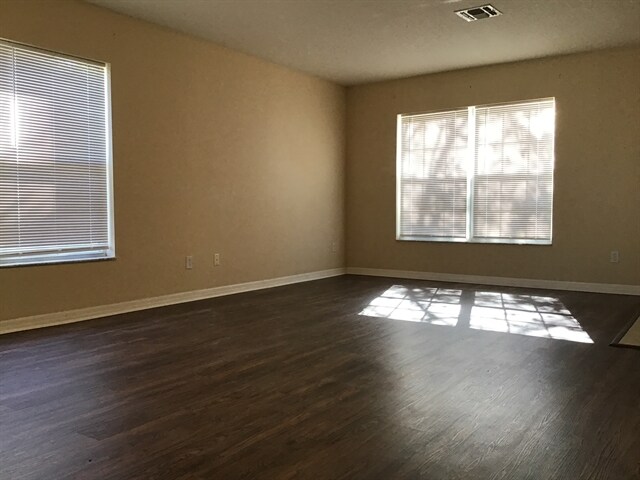 Building Photo - 357 Sky Valley St