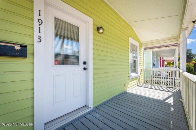 Building Photo - 1913 Redell St