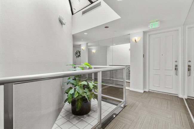 Building Photo - 12000 Goshen Ave