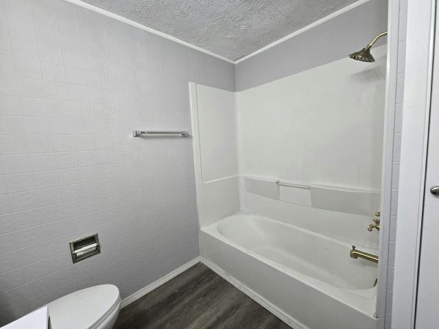 Building Photo - 406 Viking Terrace