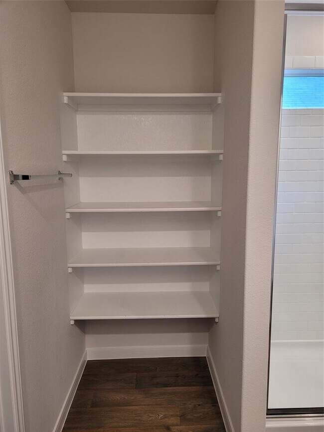 Building Photo - 211 Callado Cir