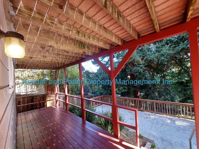 Building Photo - Spacious 4 Bedroom House In Beautiful Aptos!