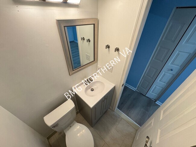 Building Photo - 7343 Rokeby Dr