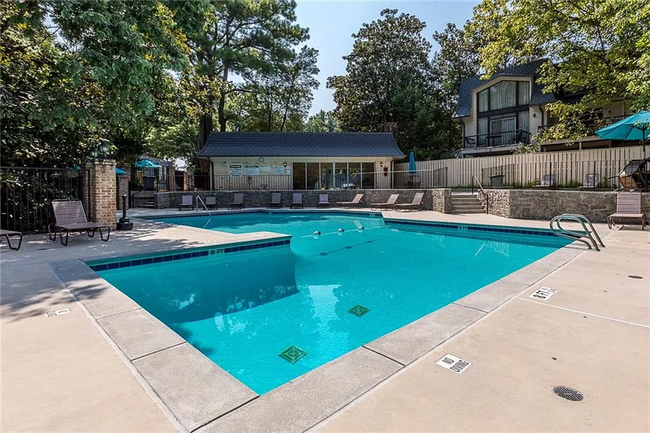 Building Photo - 2 Bed and 2 Bath in Atlanta!