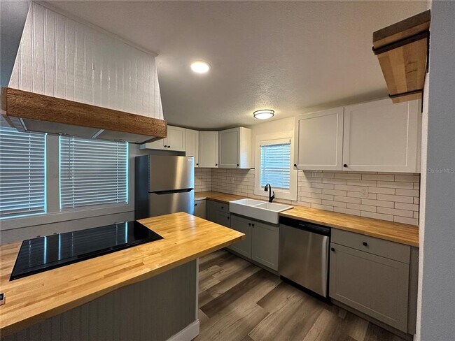 Building Photo - 4713 Thorpe Ave