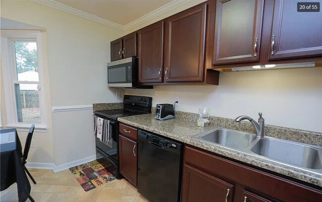 Building Photo - 6724 Fairpines Rd