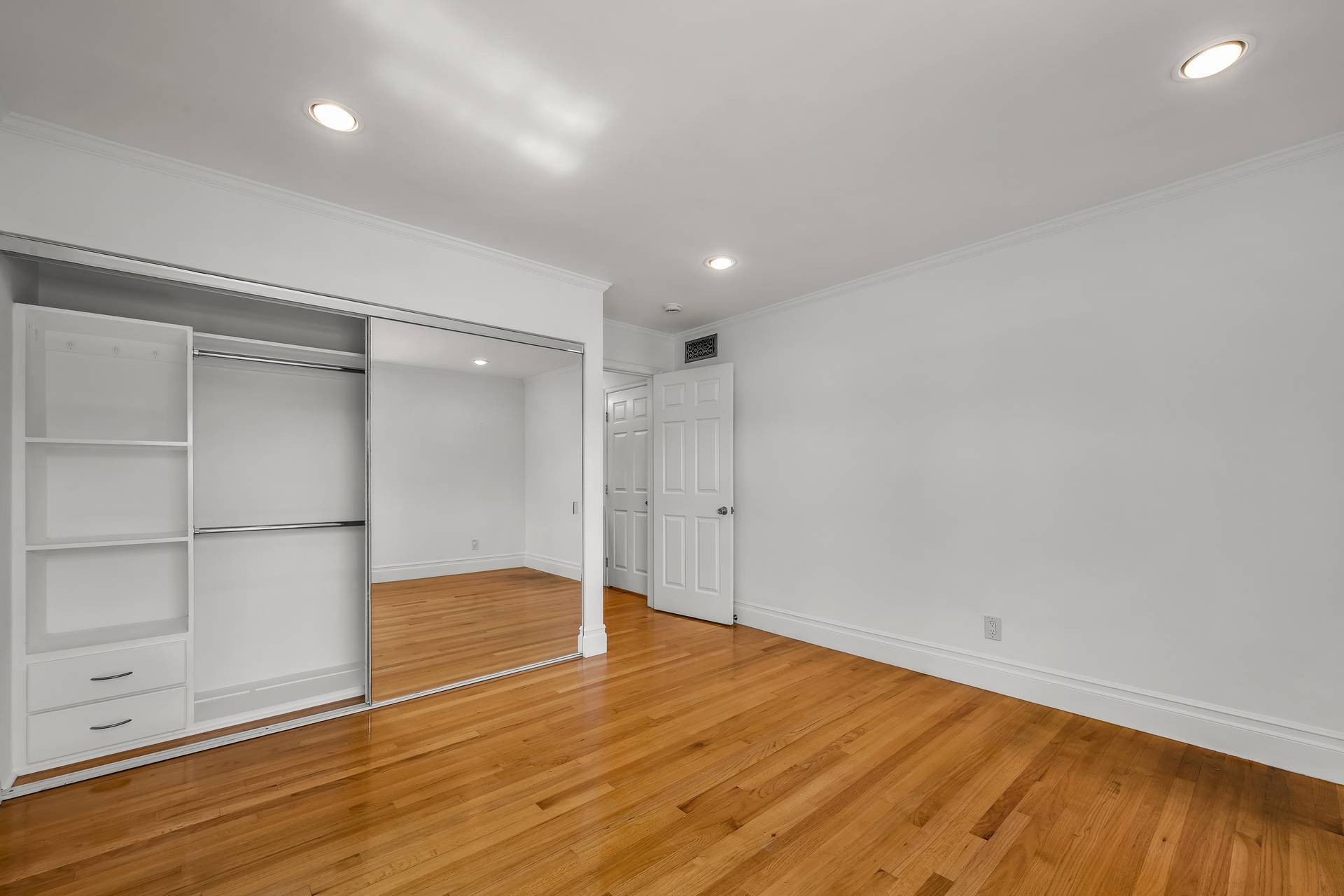 BR1 - 815 Broadway St
