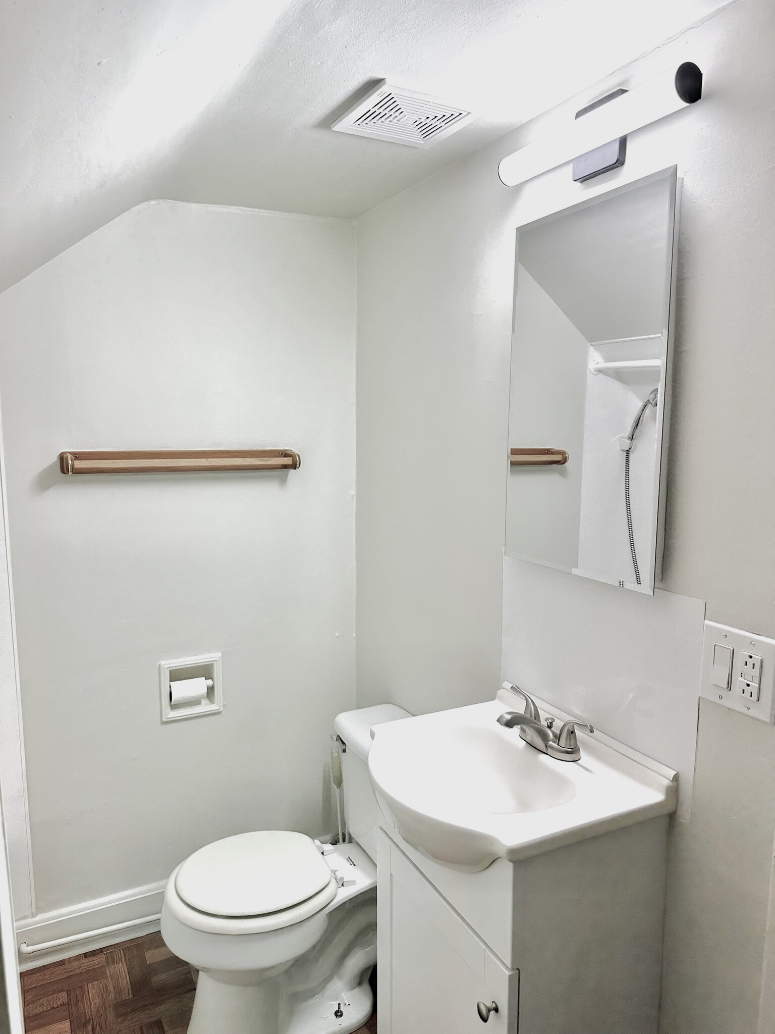 Building Photo - 1214 8th St