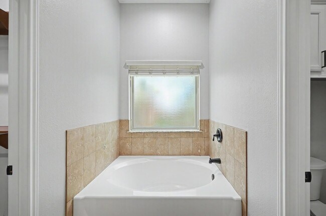 Building Photo - 13314 Enchanted Way