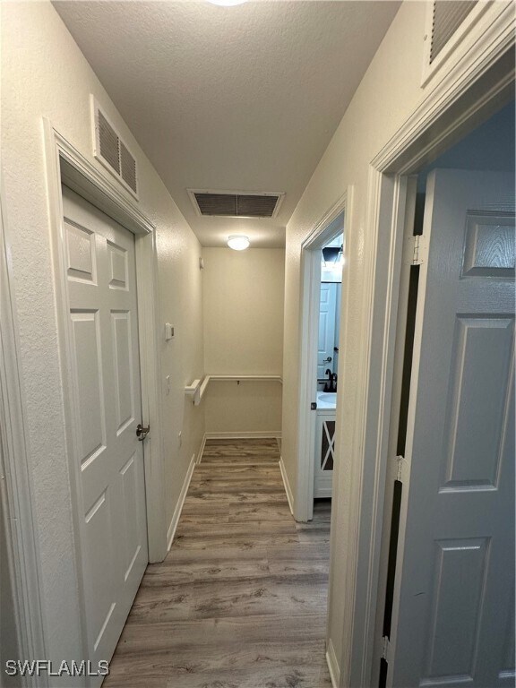 Building Photo - 9069 Gervais Cir