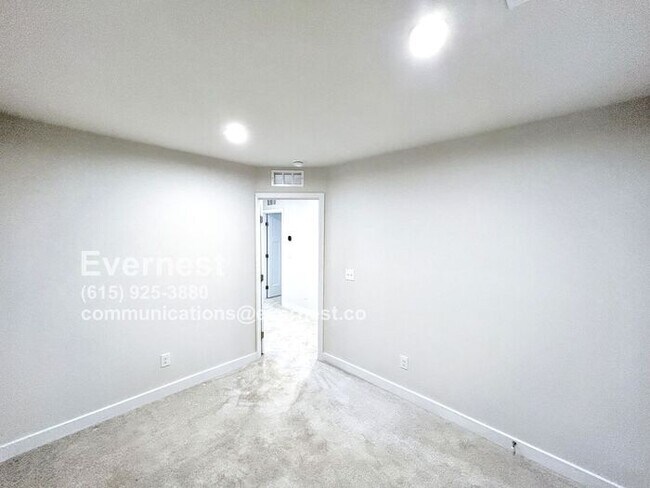 Building Photo - 4-Bedroom, 2.5-Bath Home with Convenient A...