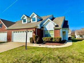 Building Photo - Black Hills Dr.