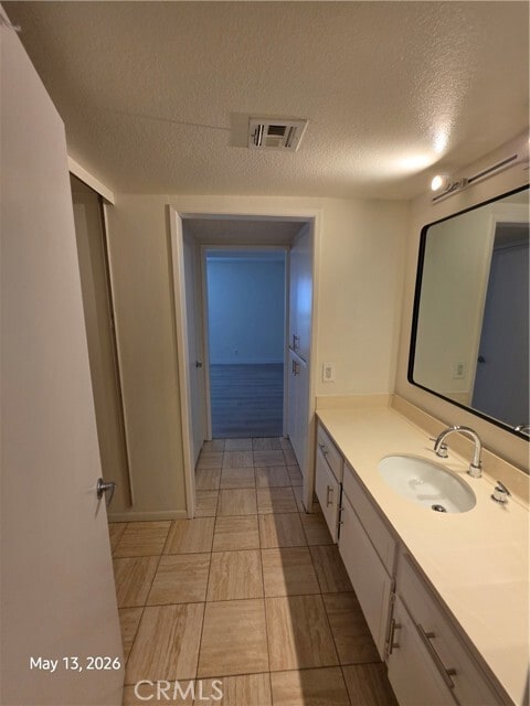 Building Photo - 3709 Country Club Dr