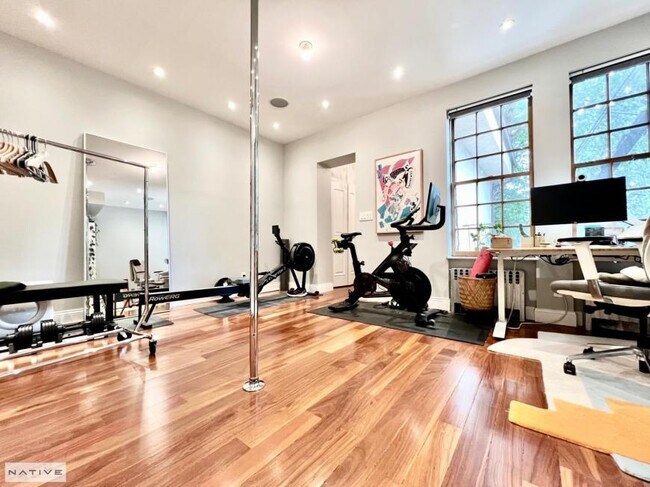 Building Photo - 3 bedroom in Brooklyn NY 11222