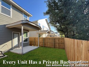Building Photo - 10330 Lynwood Branch