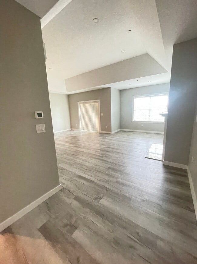 Building Photo - Plaza 15