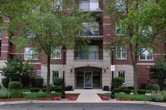 Building Photo - 410 W Mahogany Ct