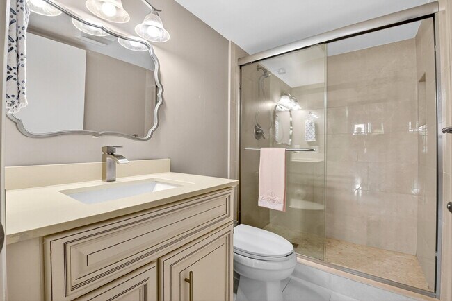 Building Photo - 9900 Pineapple Tree Dr