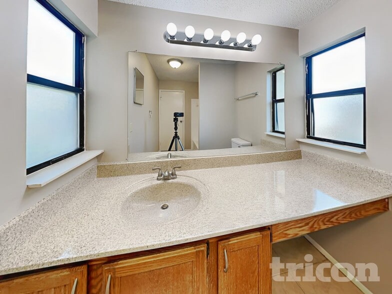 Building Photo - 7943 Longshadow Ct